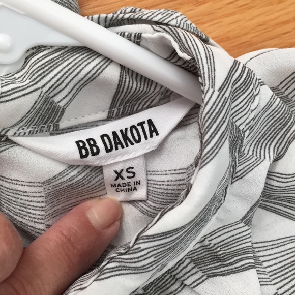 BB Dakota white & black mock neck shift dress - Picture 3 of 4